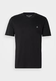 Black T-shirt latest articles